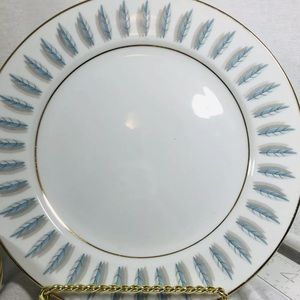 Fine China of Japan Dinner Plates